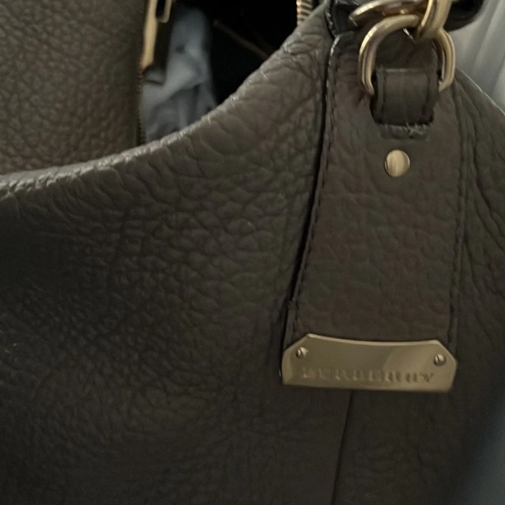 Burberry Gray Leather Shoulder Bag - Picture 3 of 11